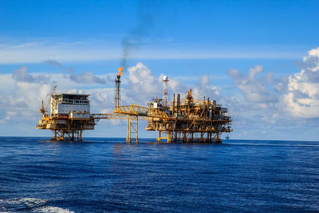 Plataformas petroleras en el mar utilizando Tubería Sin Costura MMTubería
