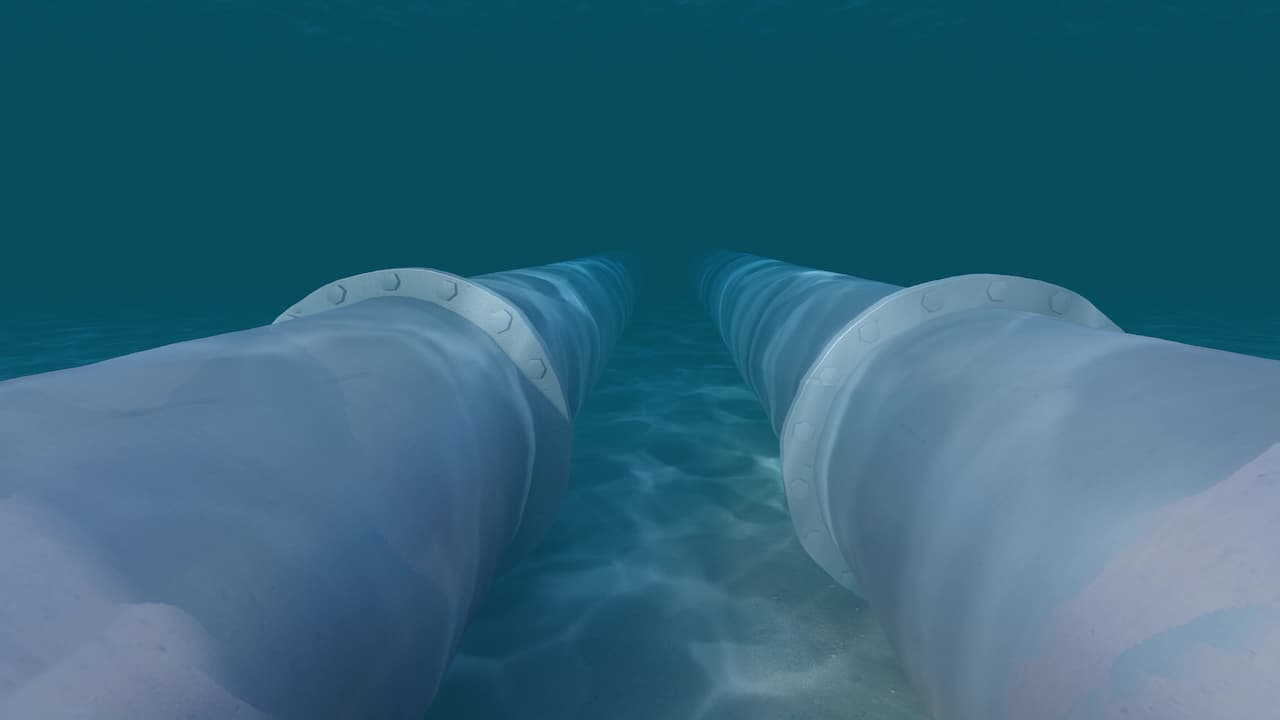 Sistema de conducción de agua al aire libre en una industria